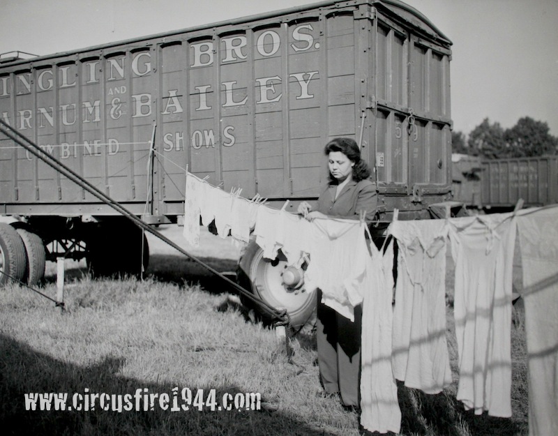 Hartford Ct Ringling Bros Barnum & Bailey Circus Fire 1944  photo print 8"x10"